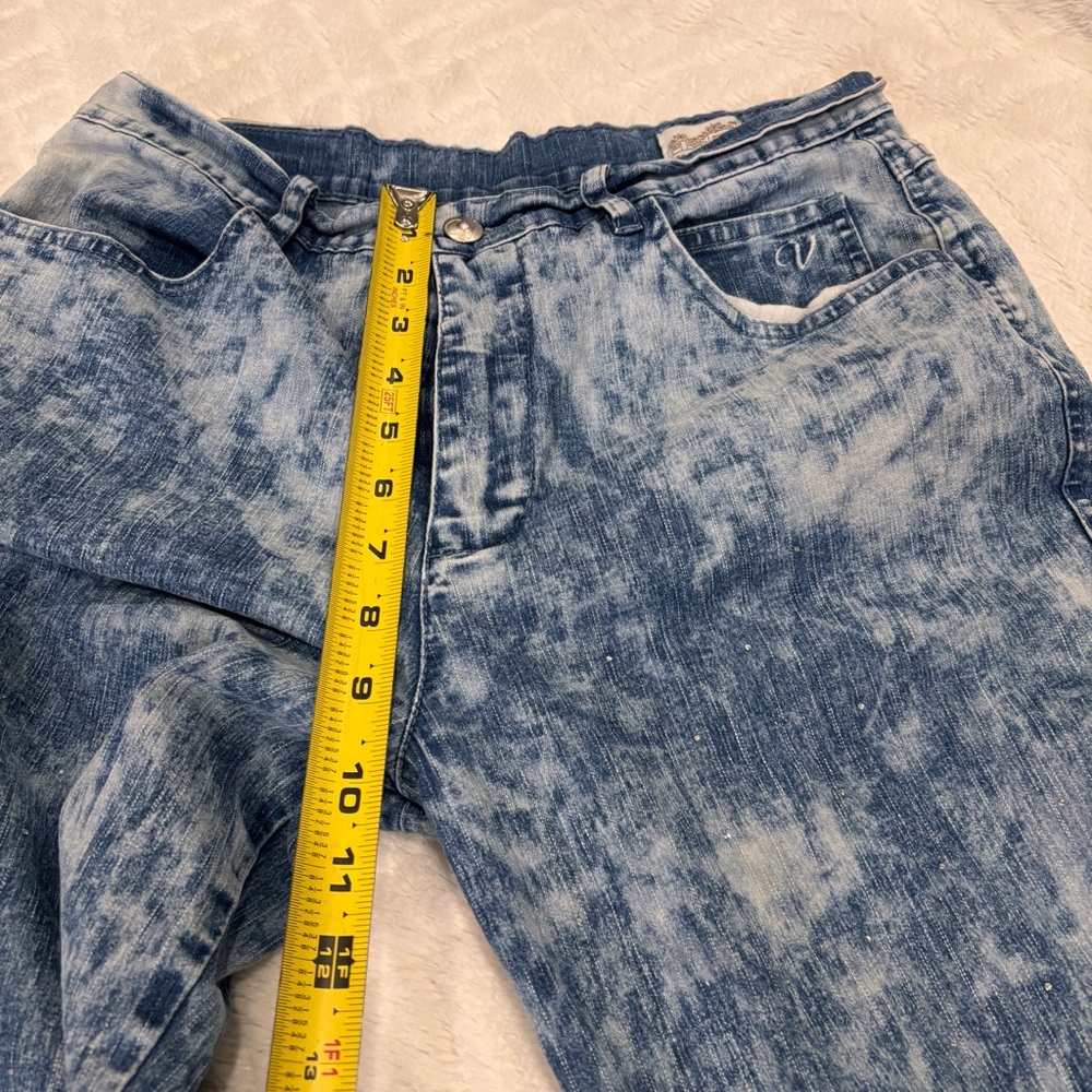 🌸 Variations M Rhinestone Acid Wash Jeans - Picture 7 of 8